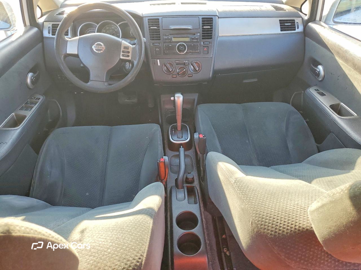 Nissan Versa 2011