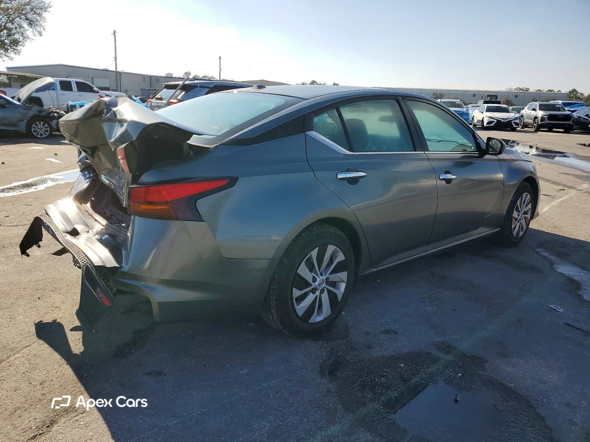 Nissan Altima 2019