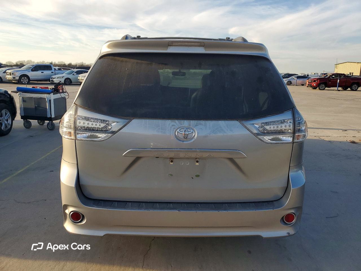 Toyota Sienna 2015