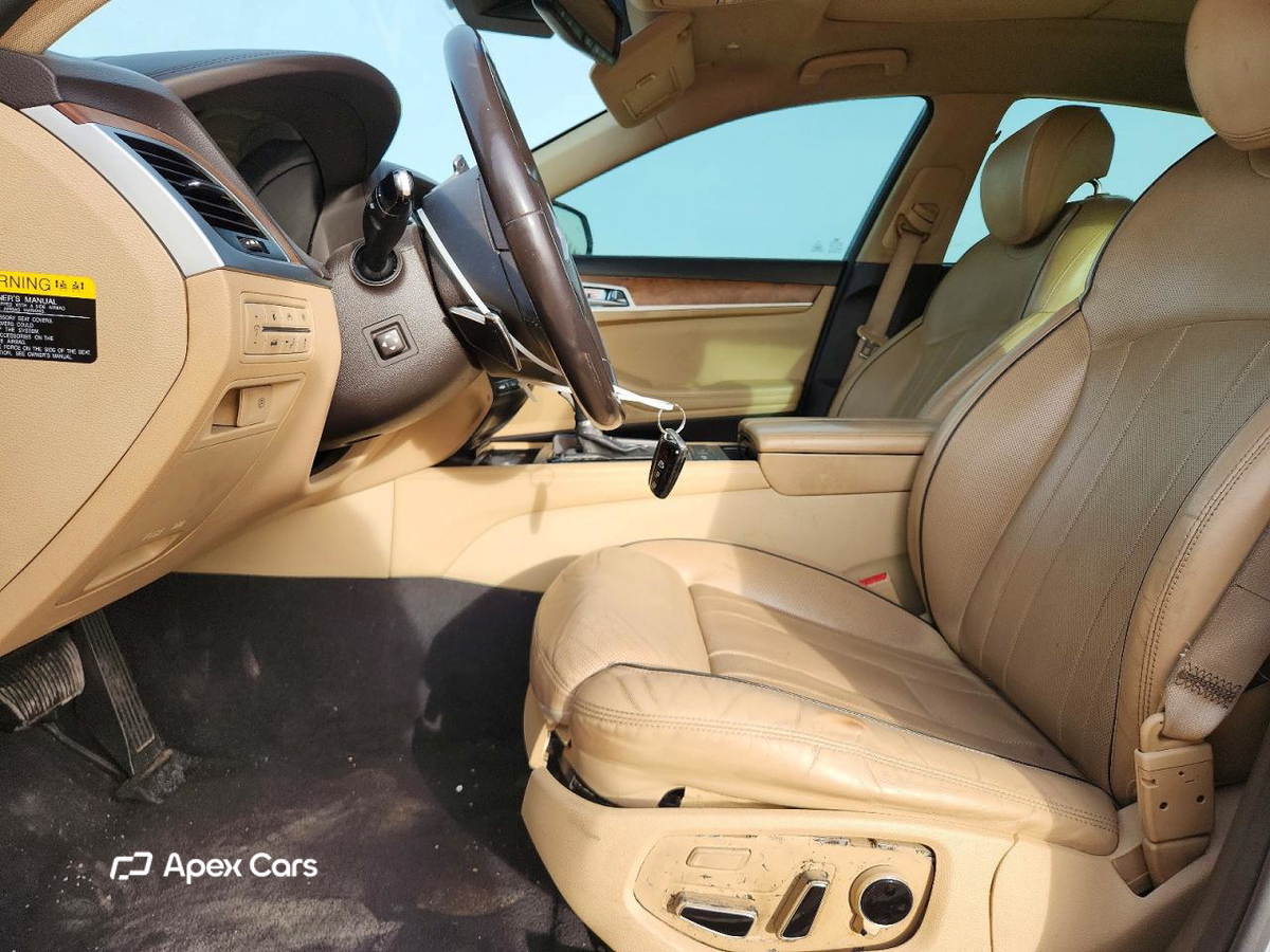 Hyundai Genesis 2015