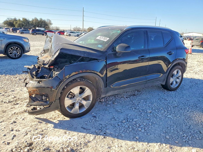 2022 Volvo XC40 - Image 1 of 5