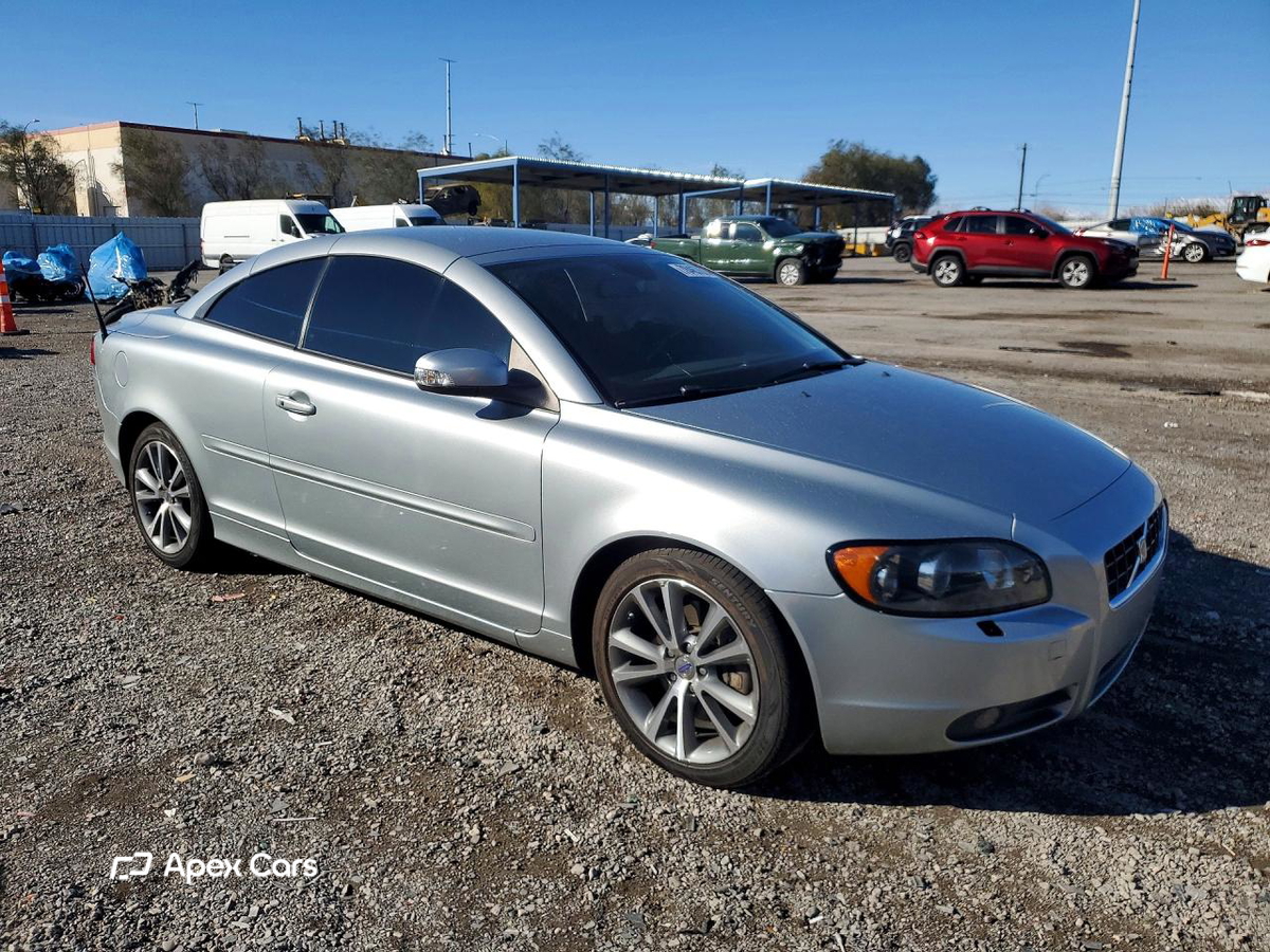 Volvo C70 2010