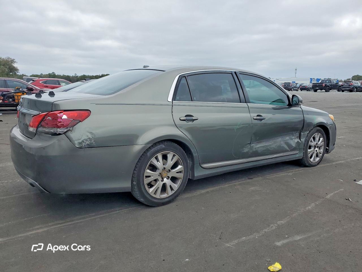 Toyota Avalon 2011
