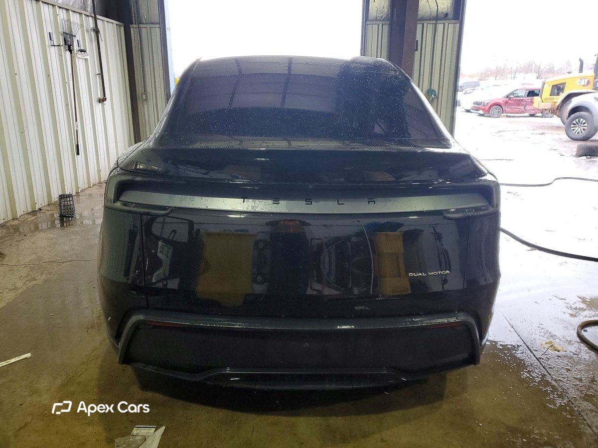 Tesla Model Y 2026