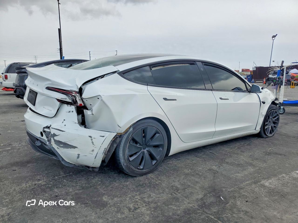 Tesla Model 3 2024