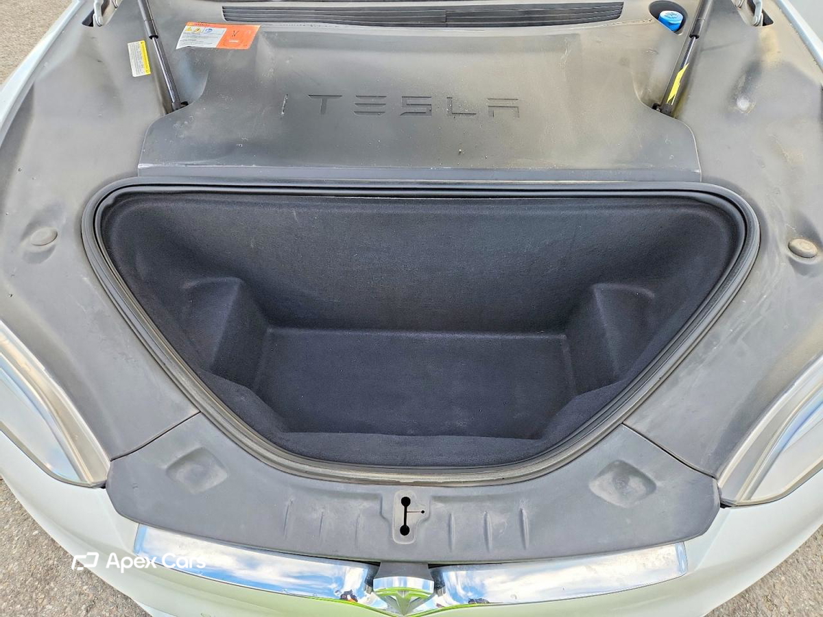Tesla Model S 2016