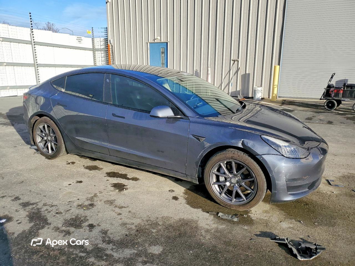 Tesla Model 3 2022