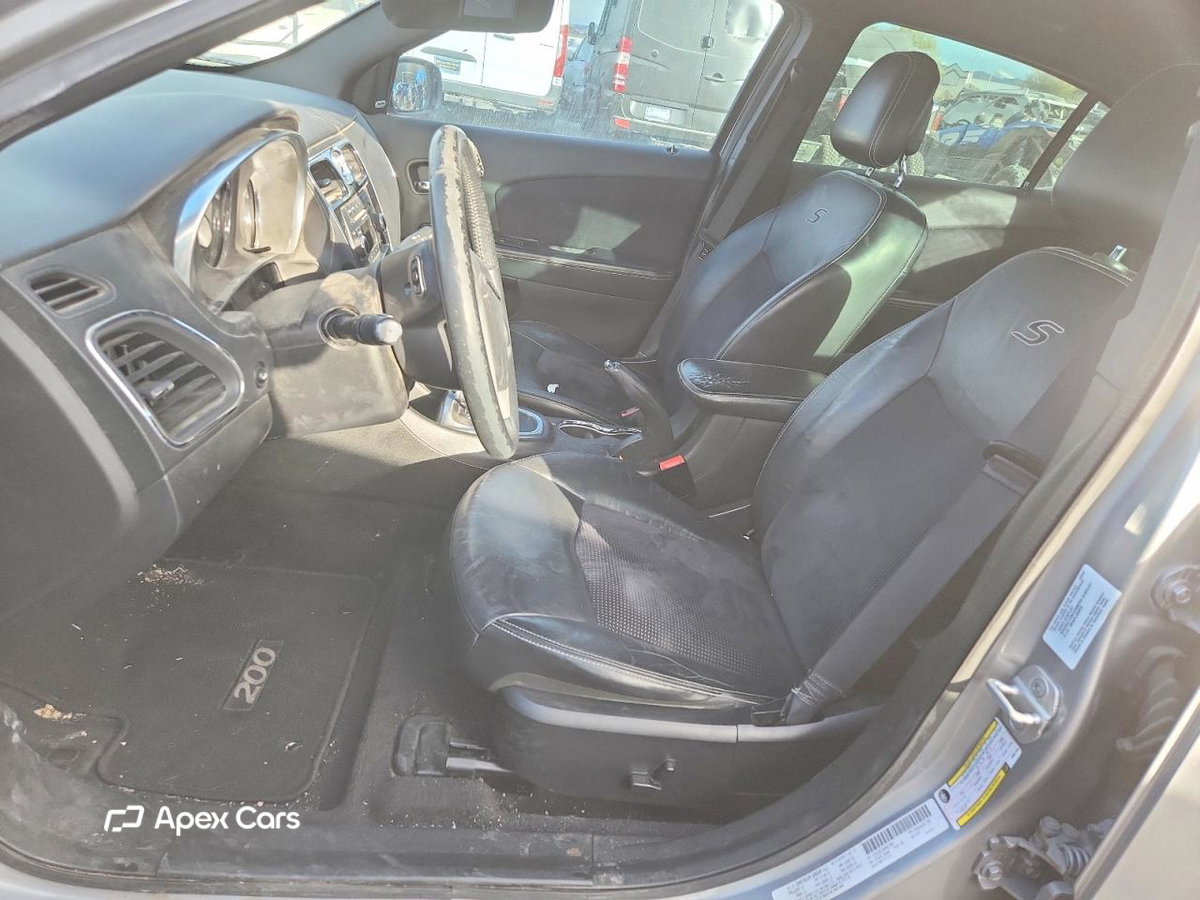 Chrysler 200 2013