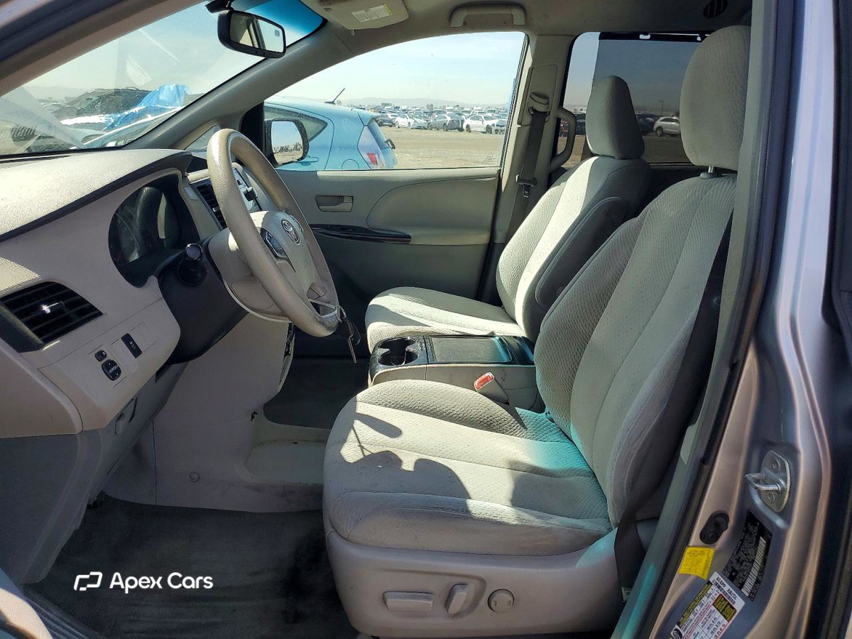Toyota Sienna 2012