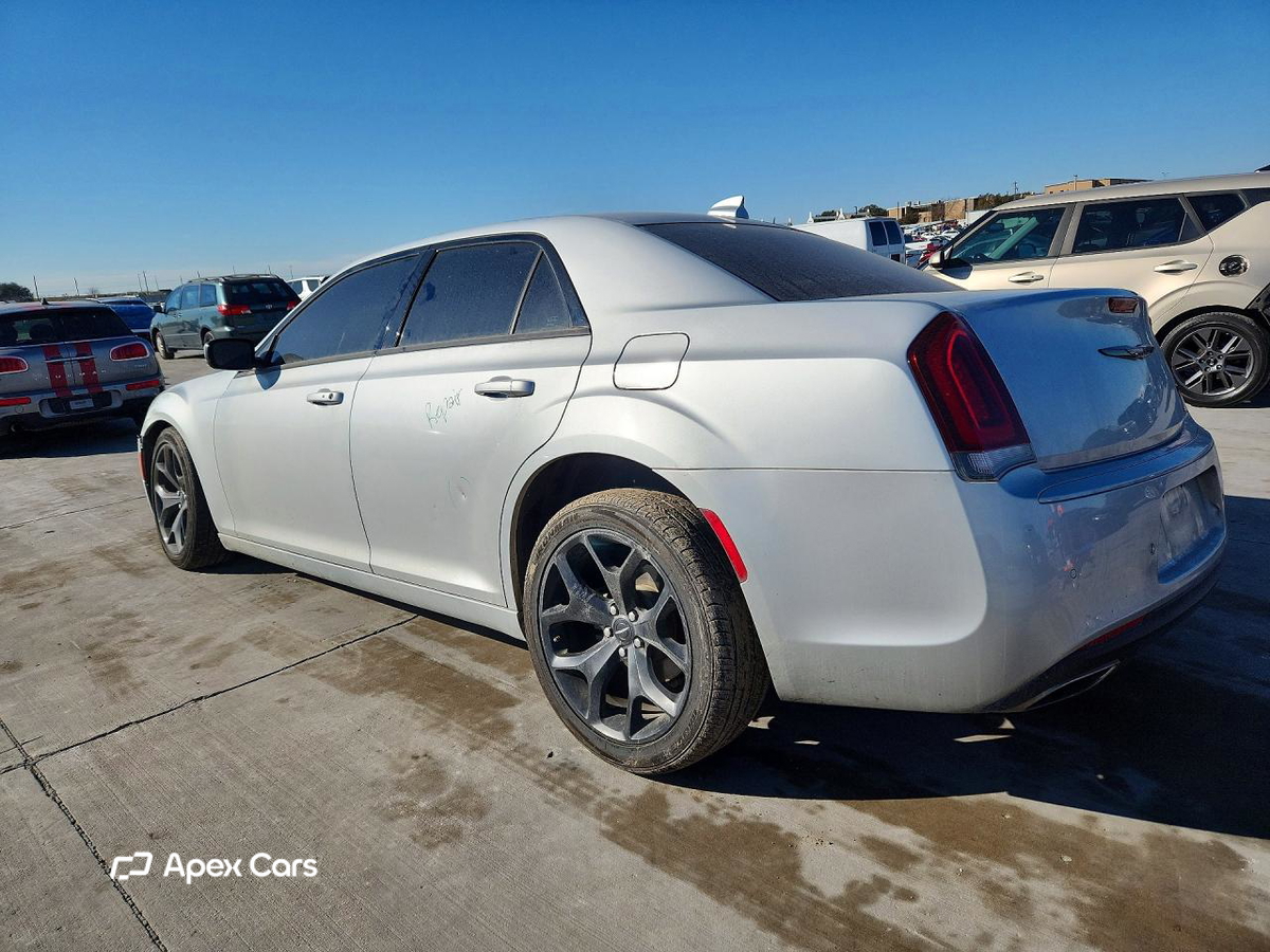 Chrysler 300 2022