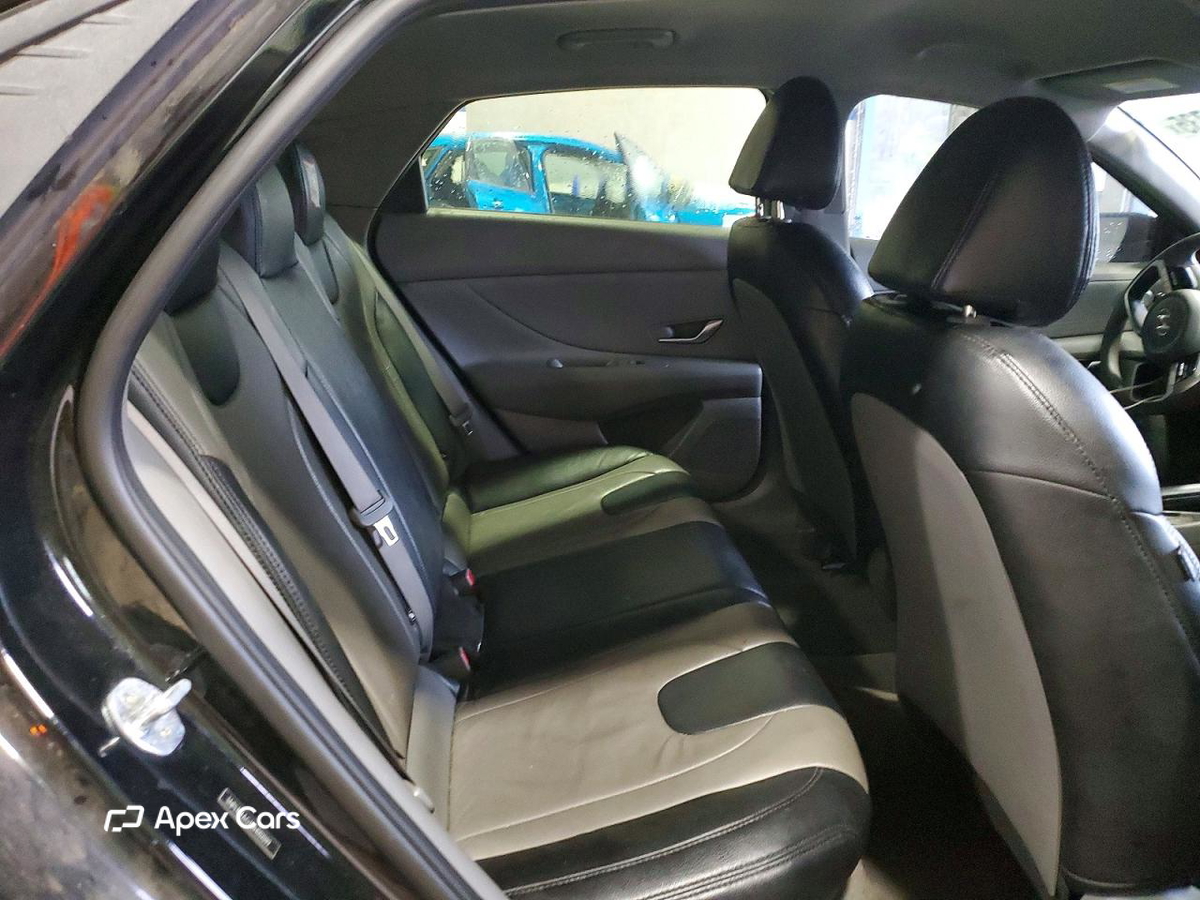 Hyundai Elantra 2021