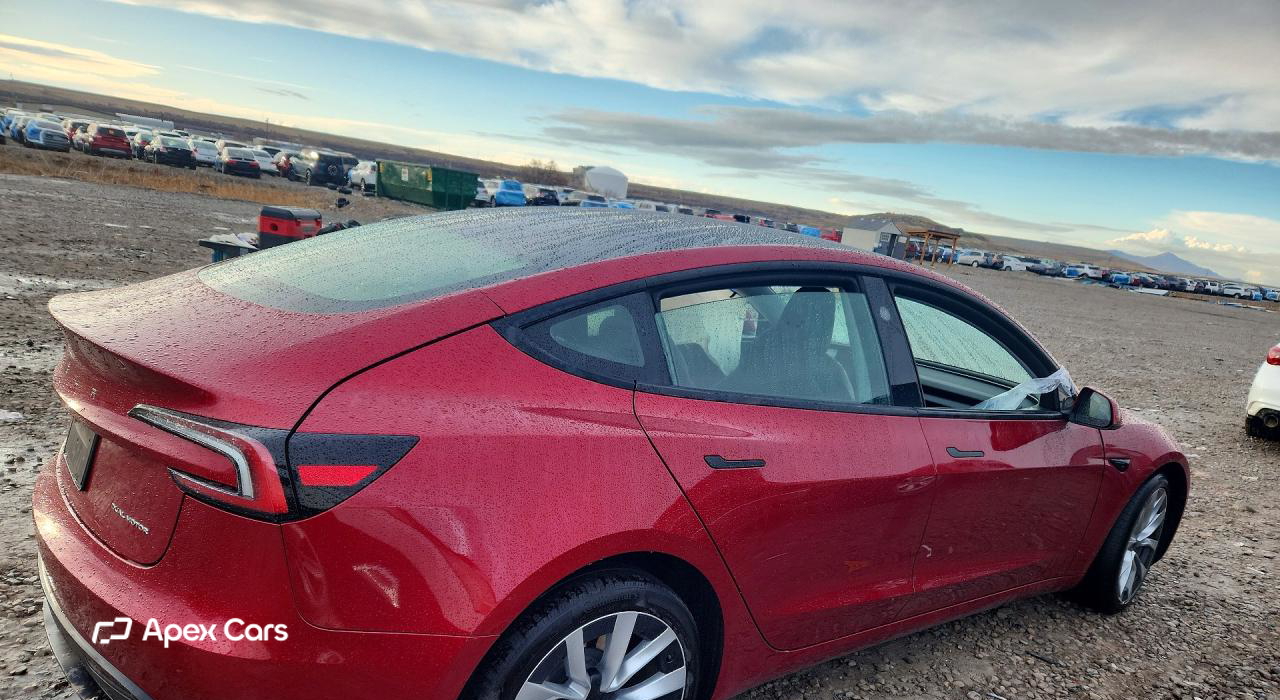 Tesla Model 3 2024