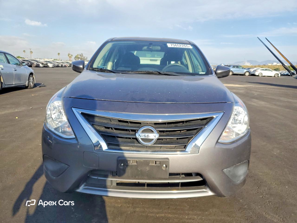 Nissan Versa 2019