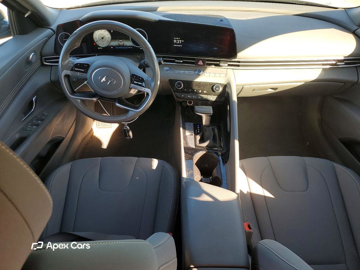 Hyundai Elantra 2023