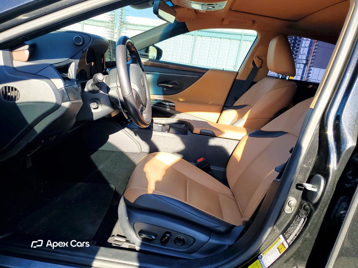 Lexus ES 2023