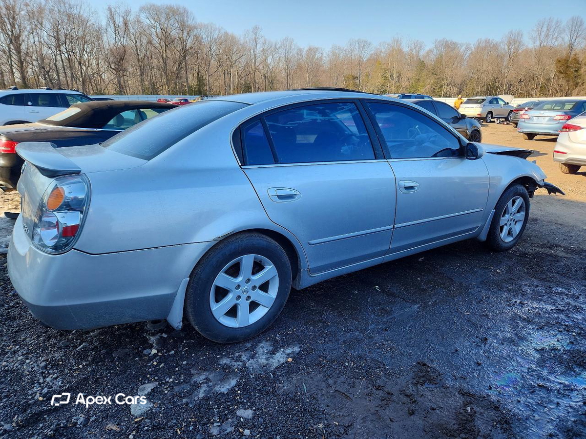 Nissan Altima 2003