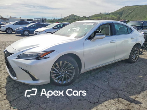 Lexus ES 2025 - Image 1 of 12