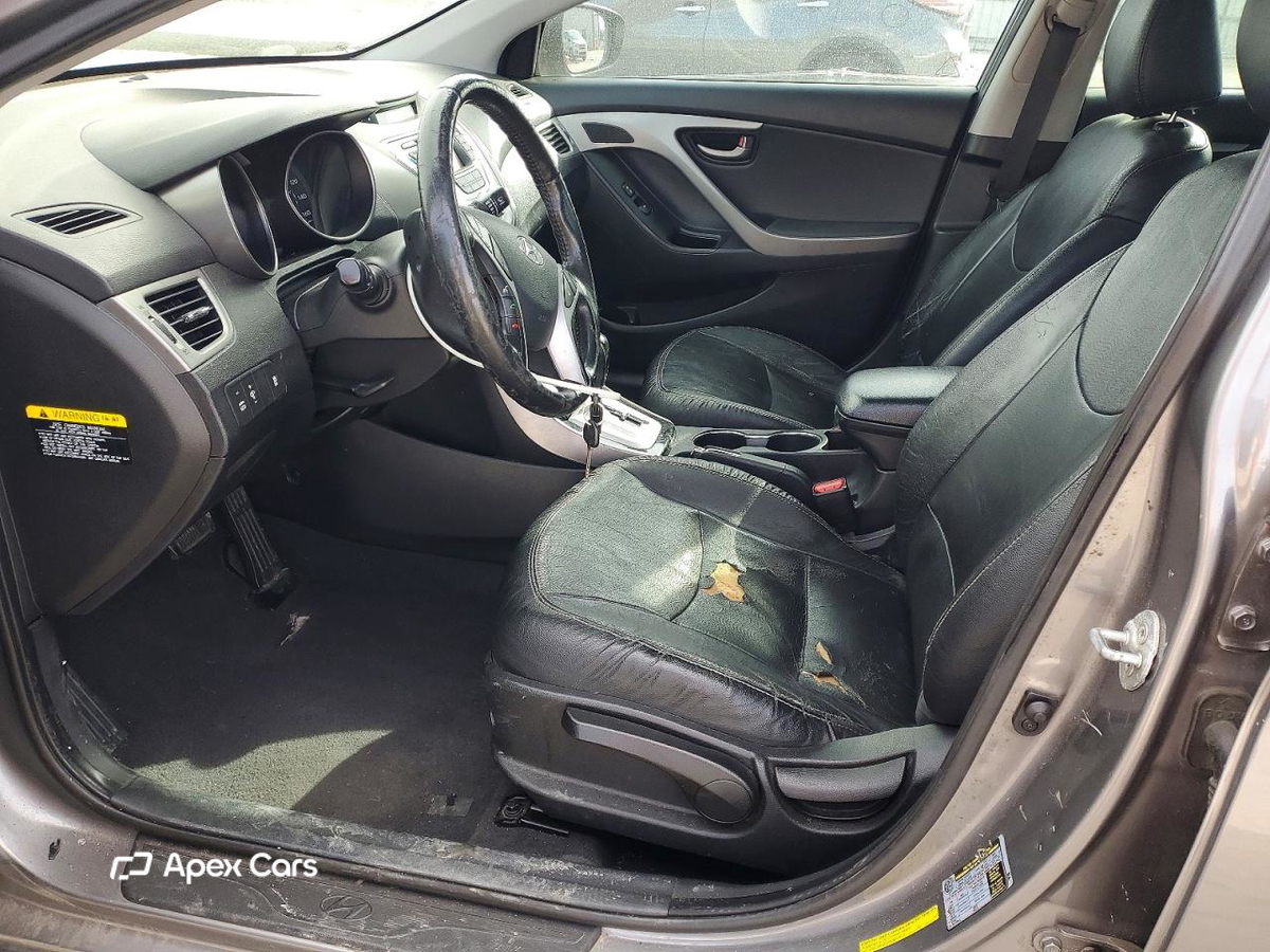 Hyundai Elantra 2012