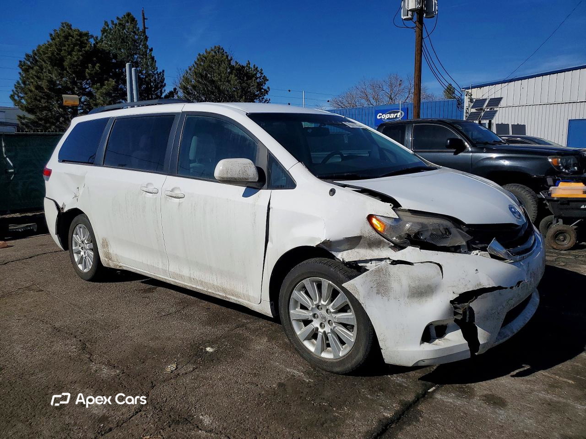 Toyota Sienna 2011