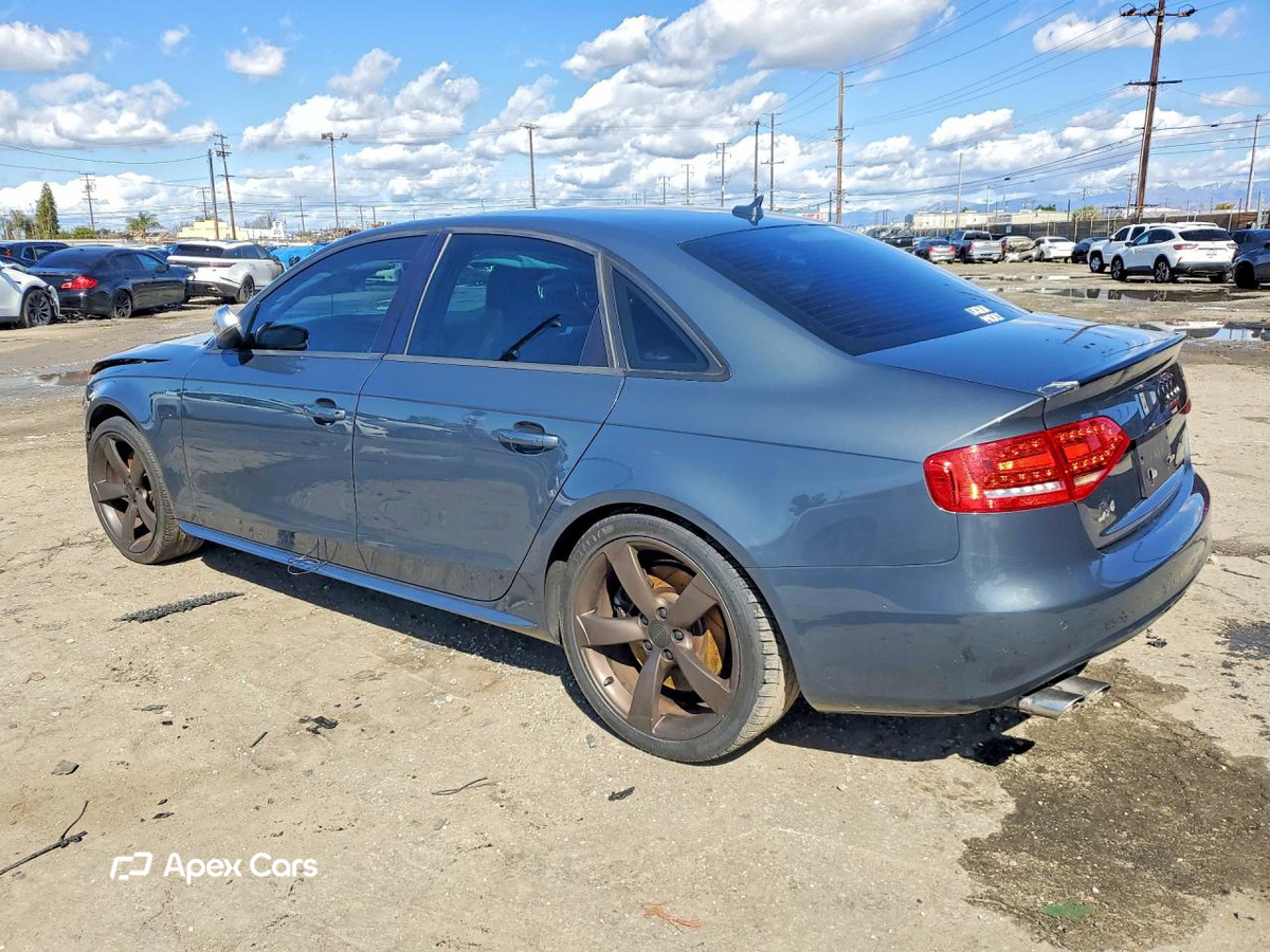 Audi RS4 2011