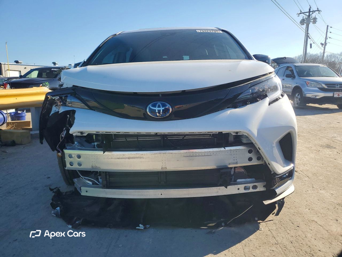 Toyota Sienna 2025