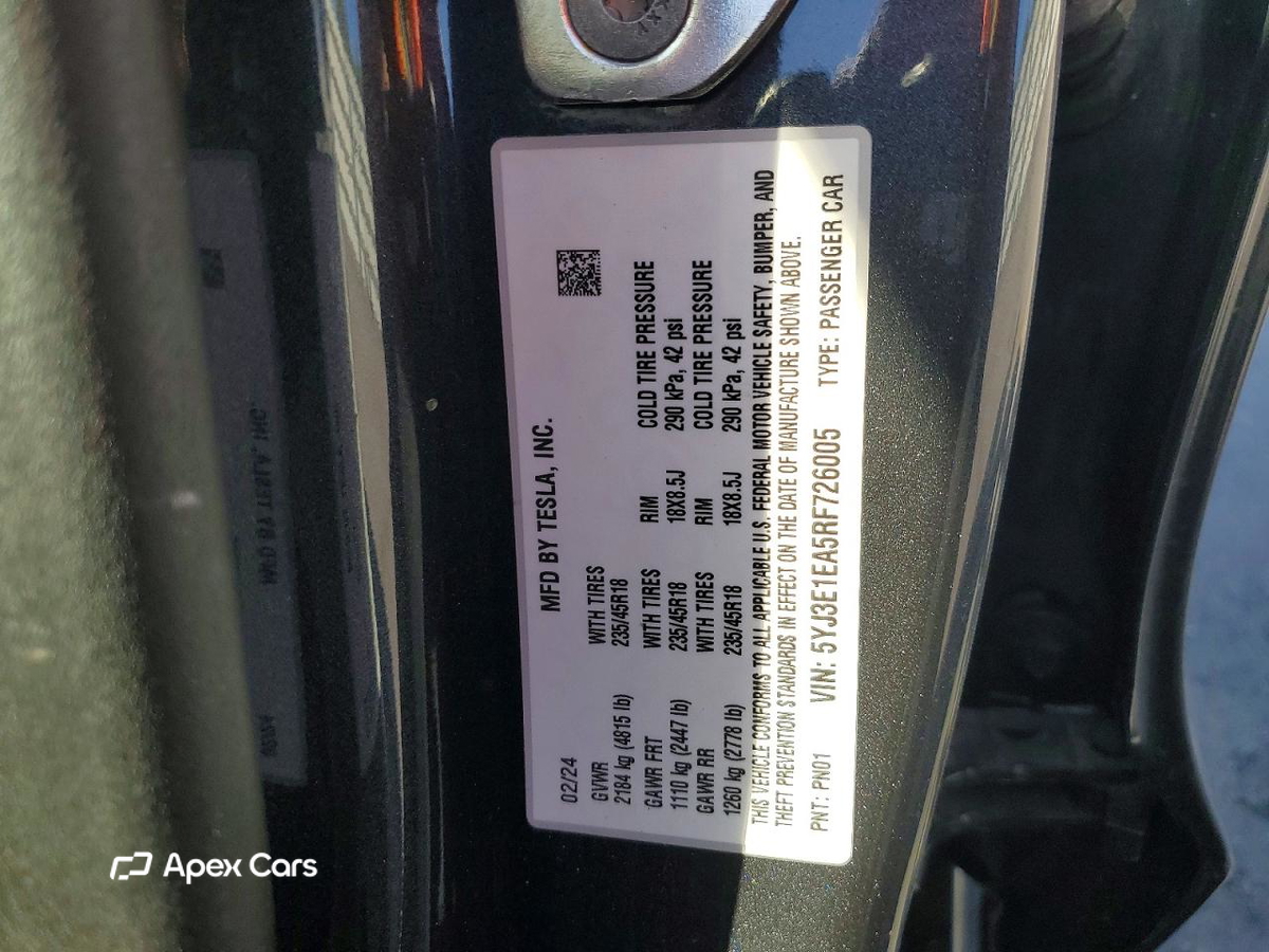 Tesla Model 3 2024