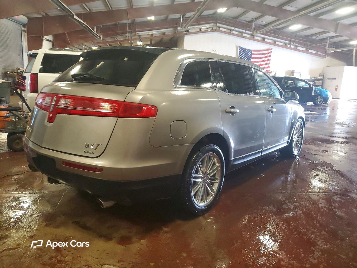 Lincoln MKT 2015