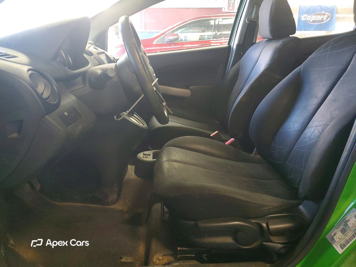 Mazda 2 2012