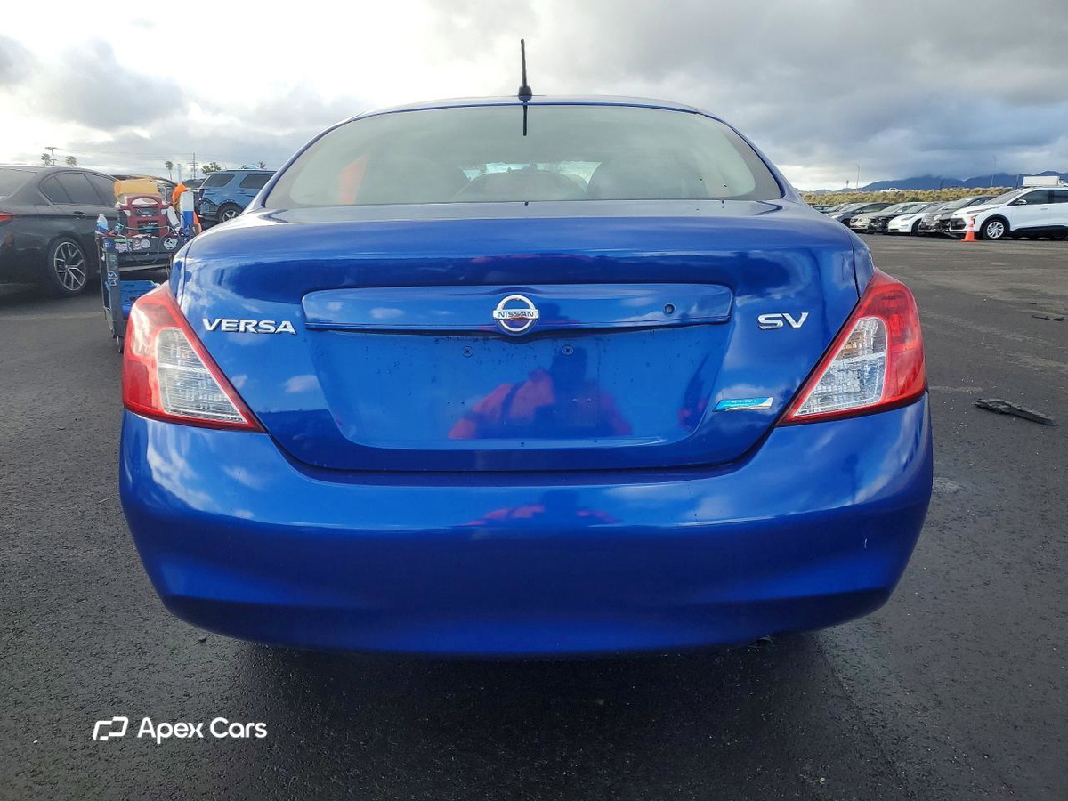 Nissan Versa 2012