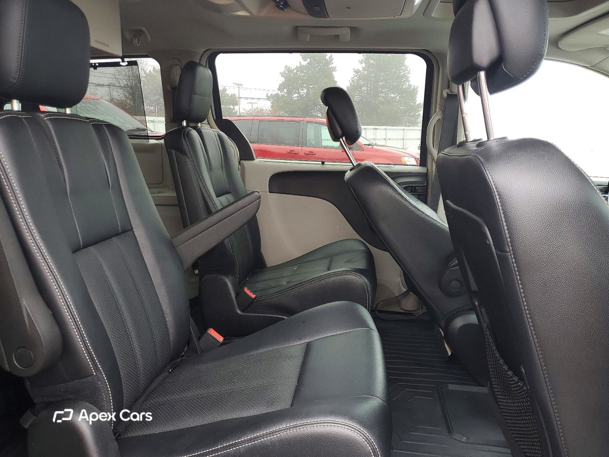 Chrysler Voyager 2016