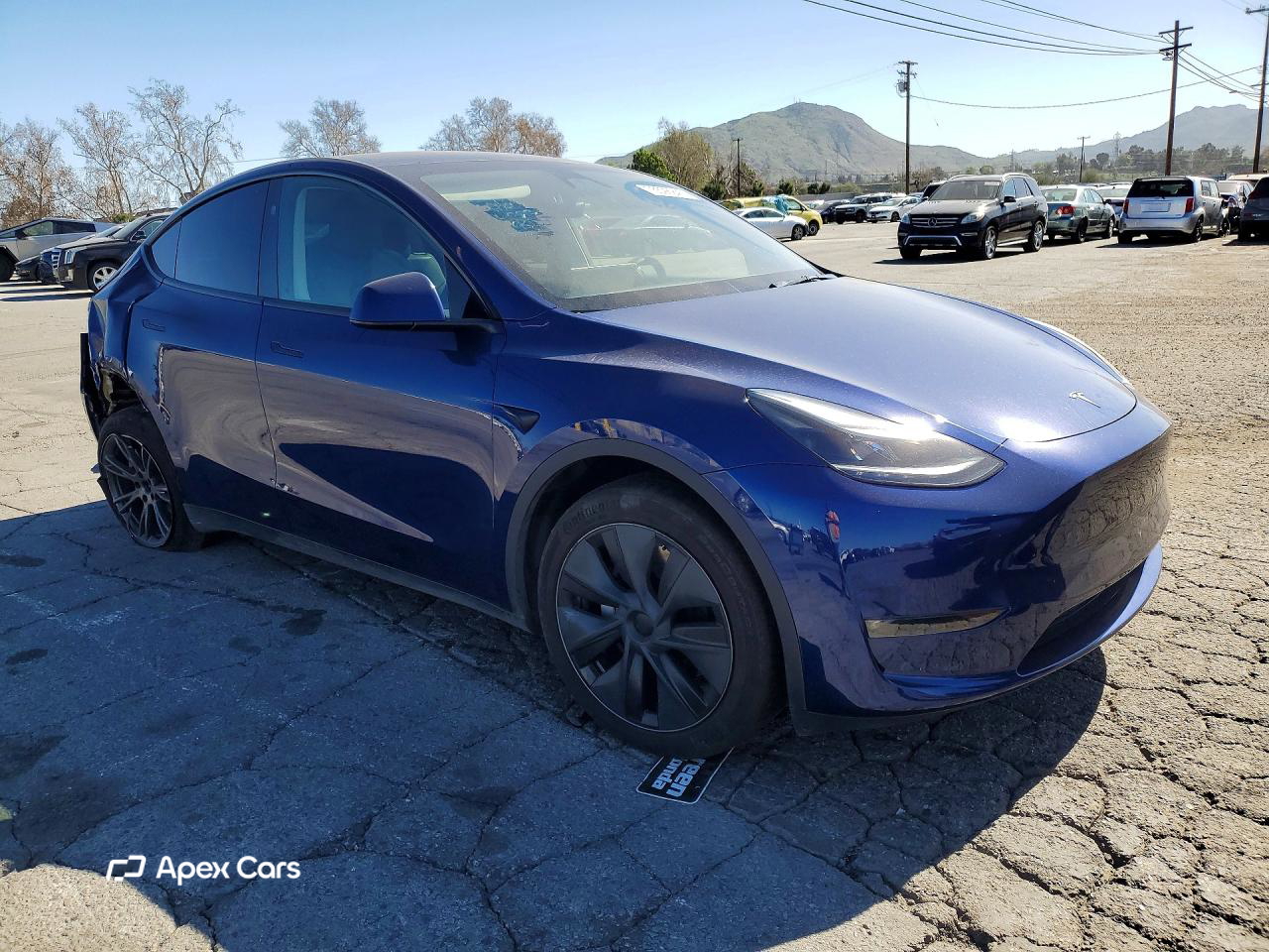 Tesla Model Y 2025