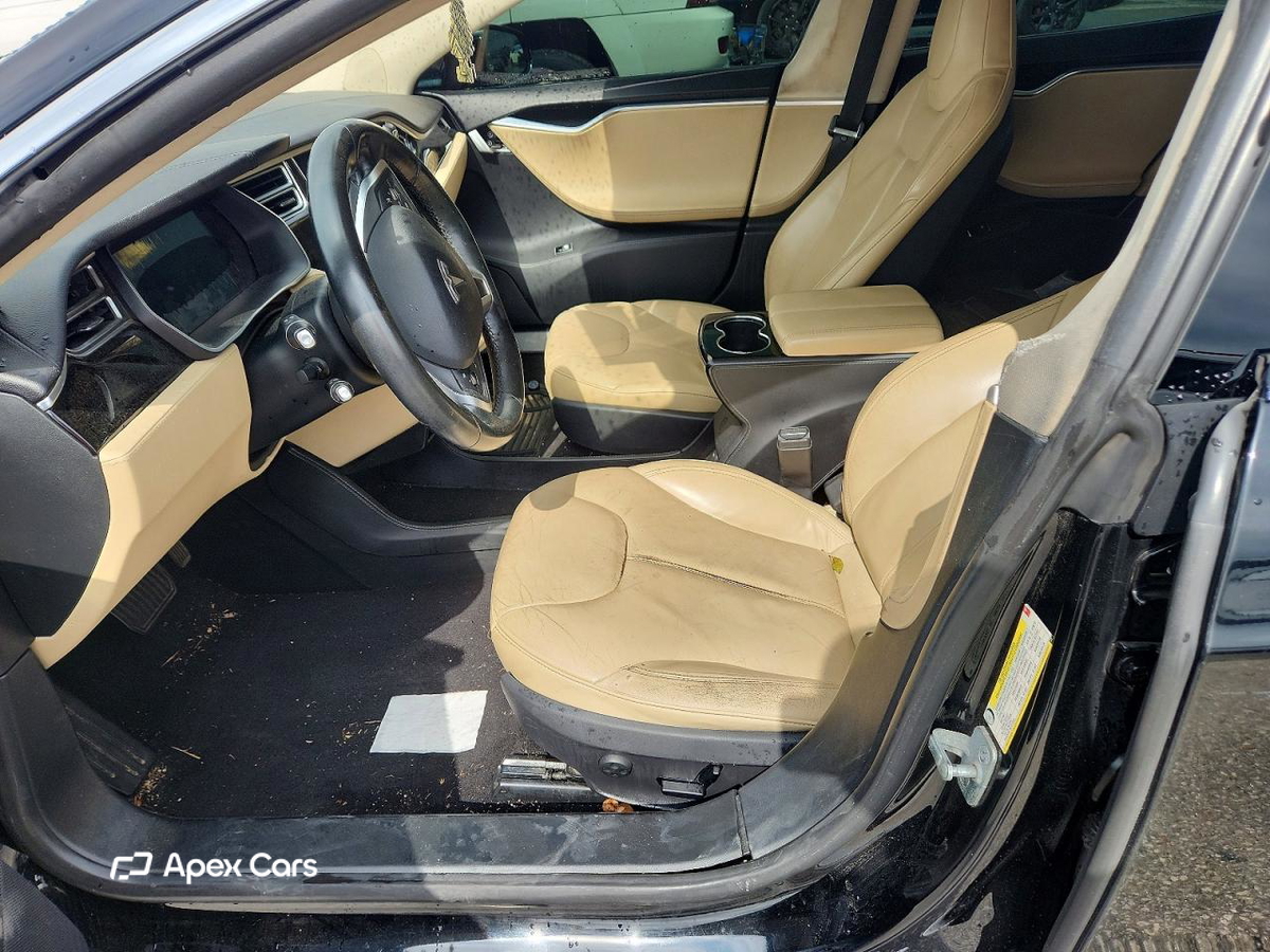 Tesla Model S 2014