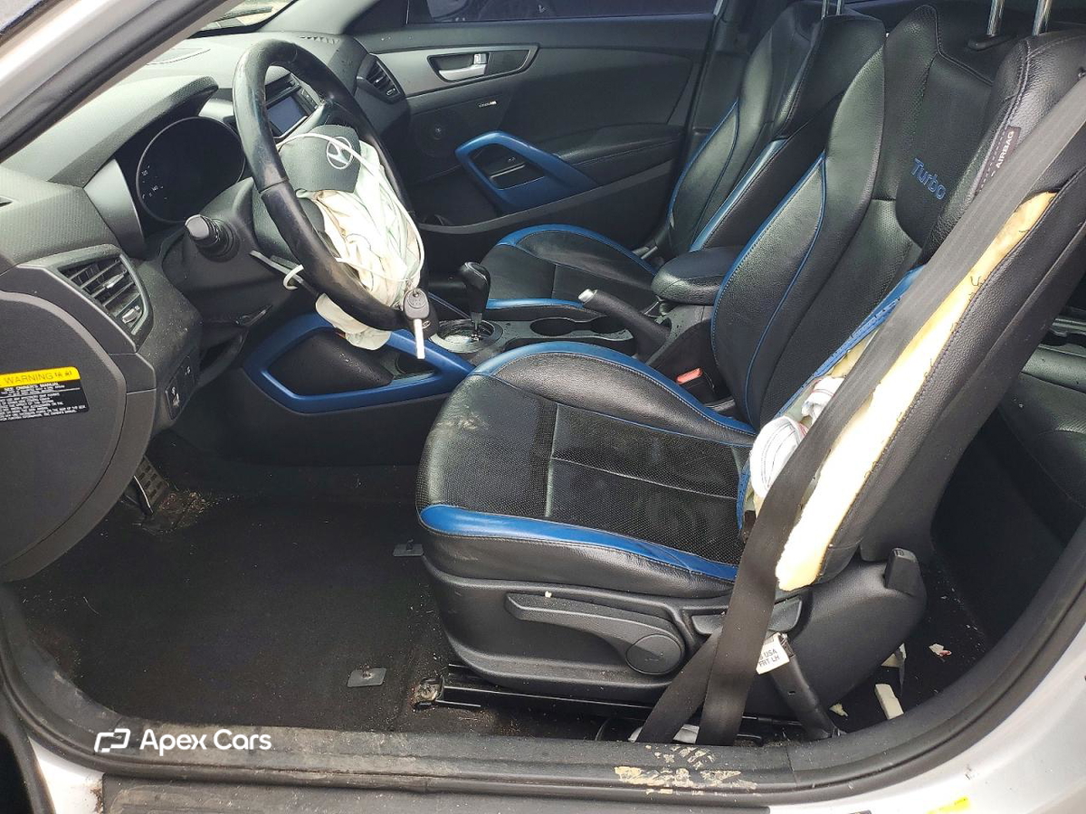 Hyundai Veloster 2013