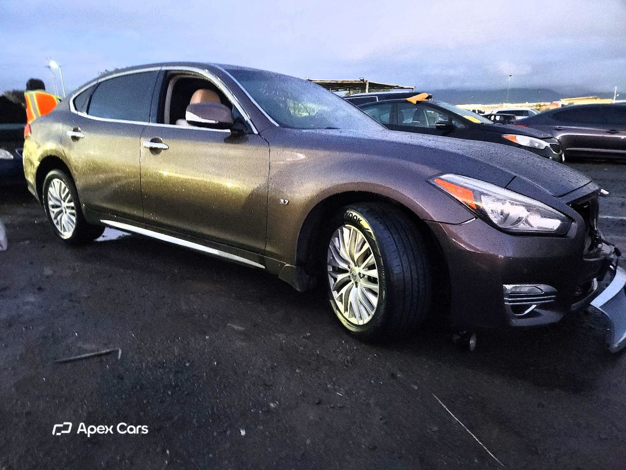 Infiniti Q70 2015