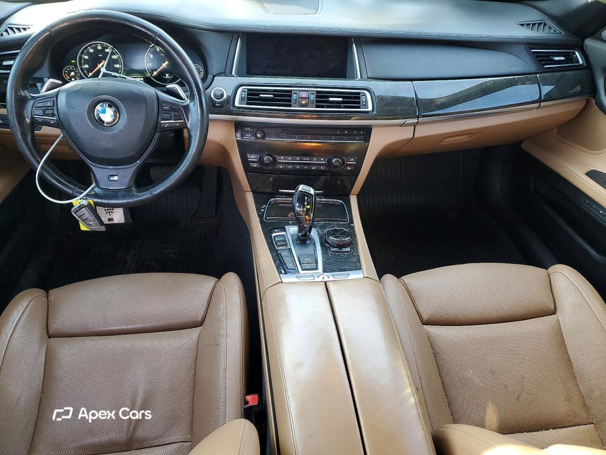 BMW Series 7 2015
