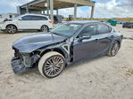 Lexus IS 2023