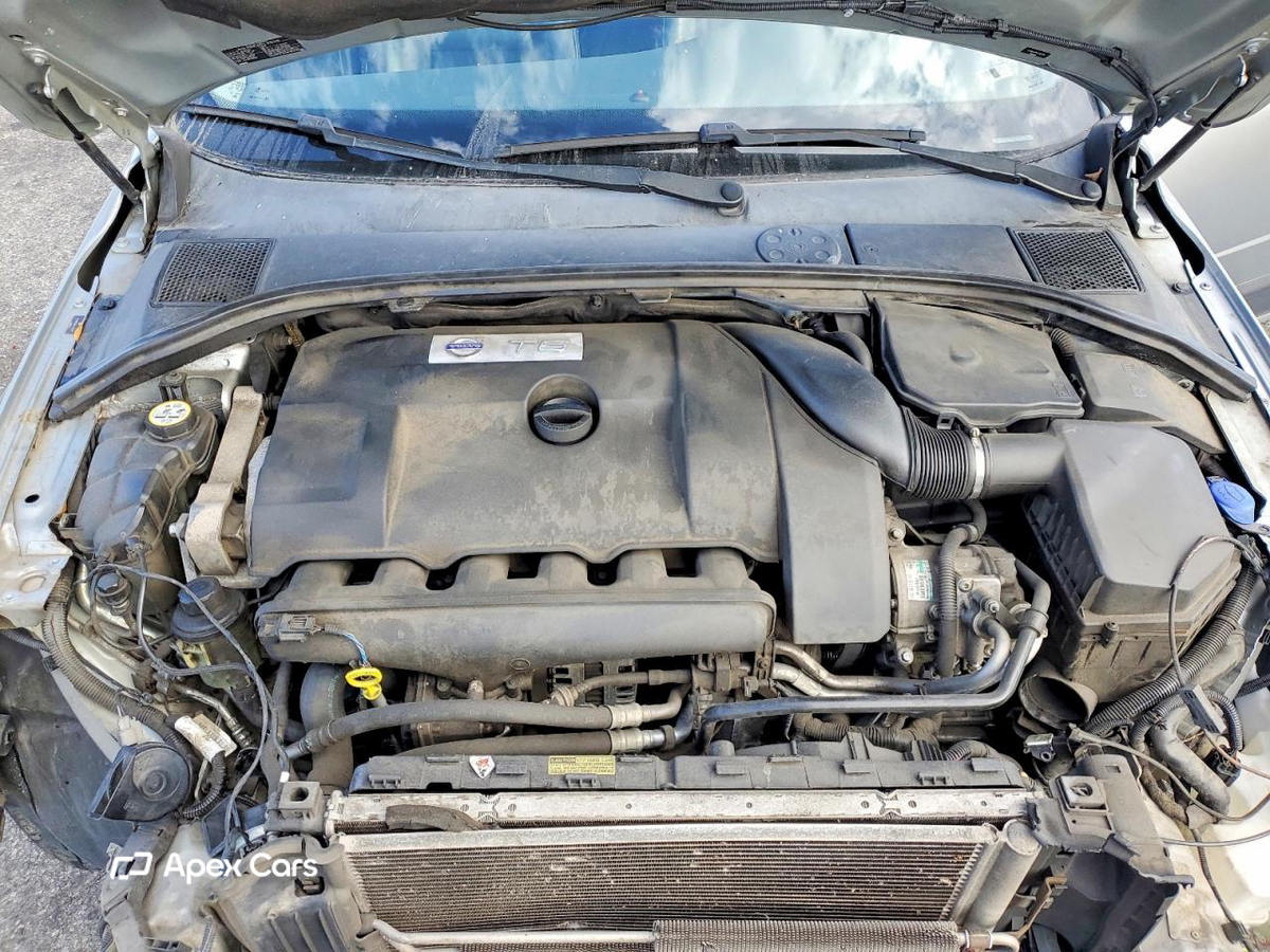 Volvo XC70 2010