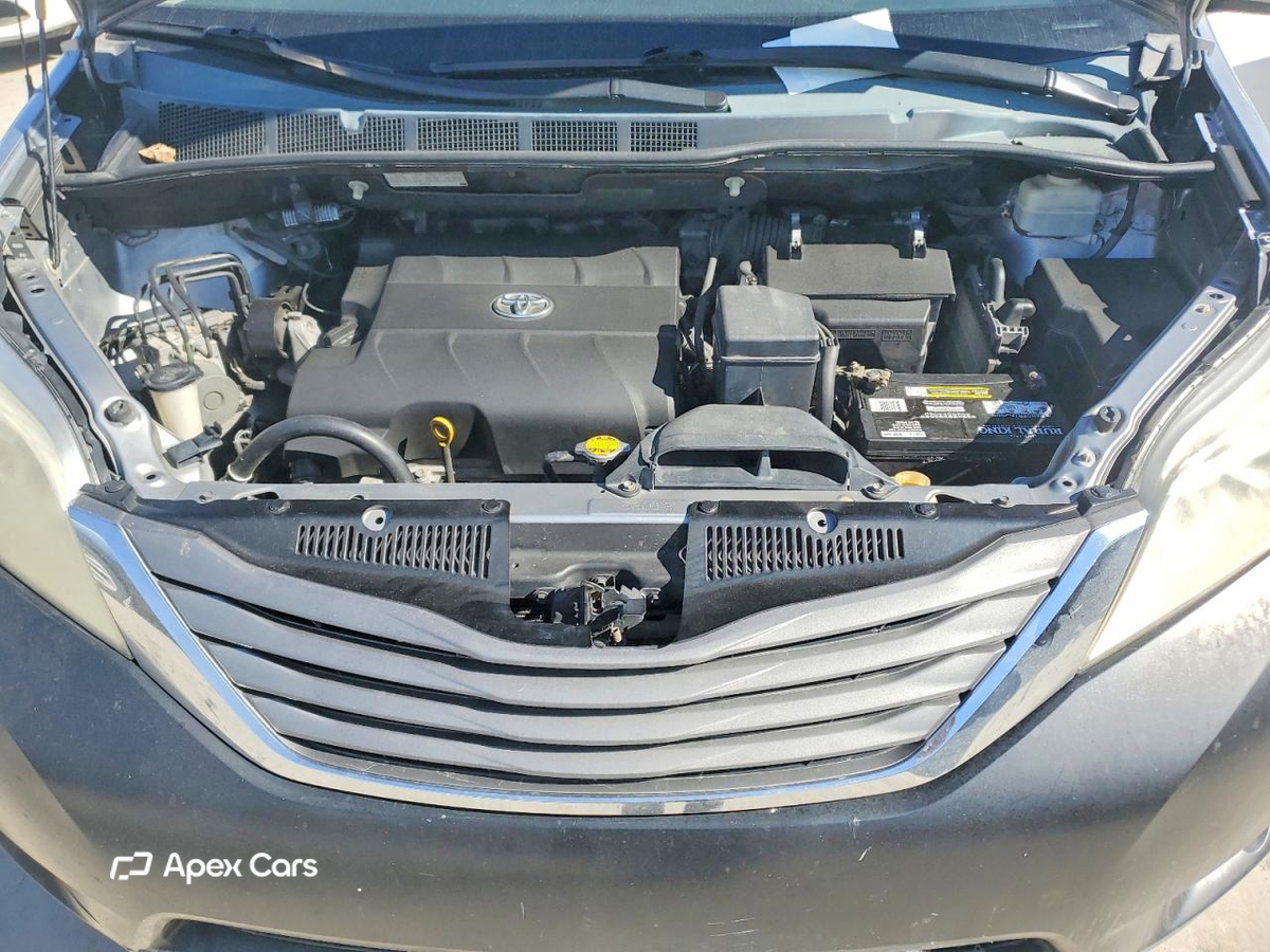 Toyota Sienna 2011