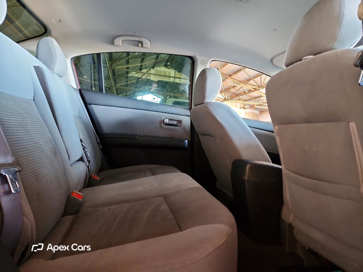 Nissan Sentra 2012