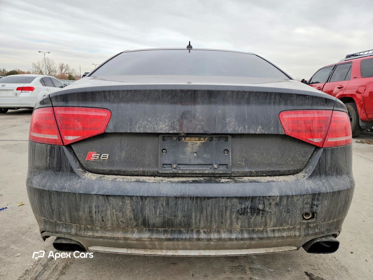 Audi S8 2013