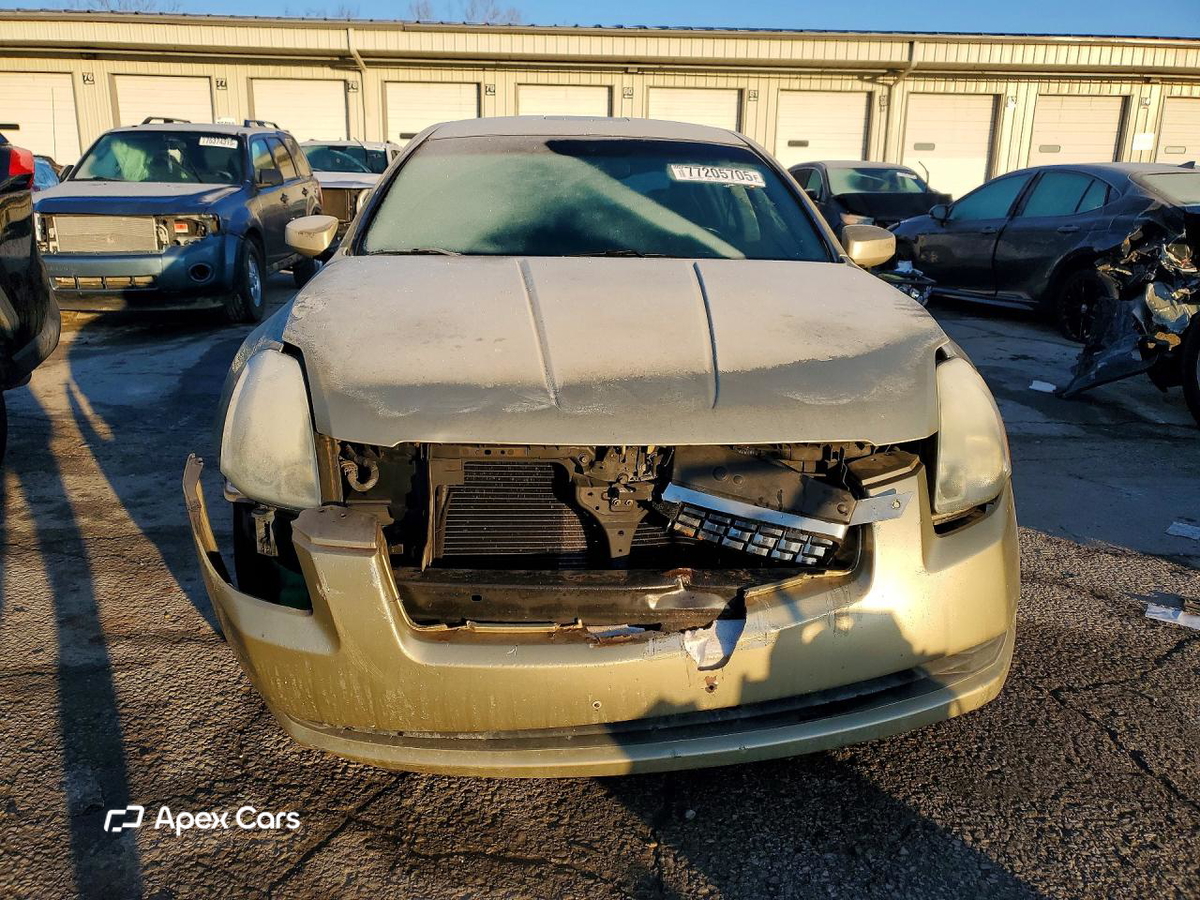 Nissan Maxima 2004