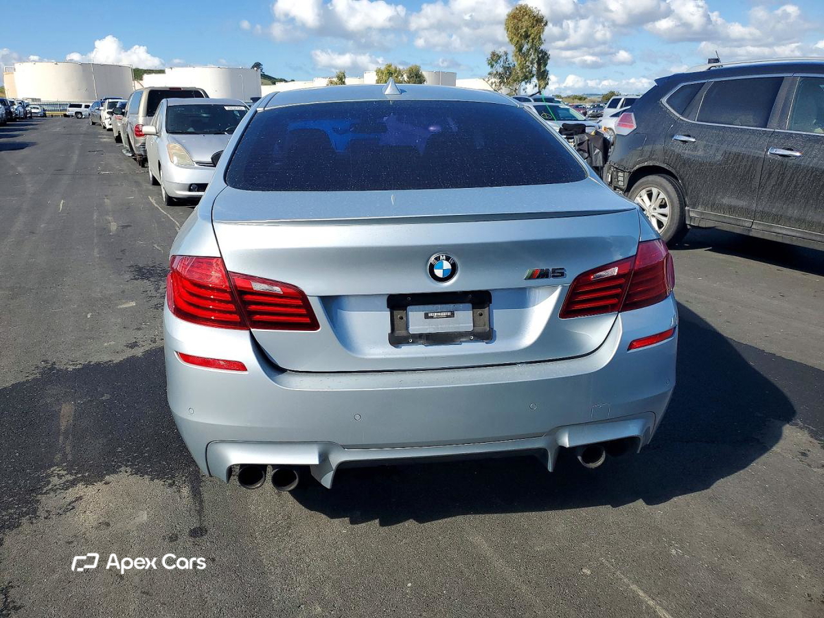 BMW M5 2015