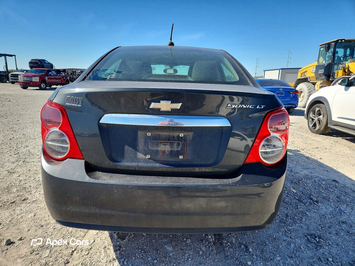 Chevrolet Sonic 2015
