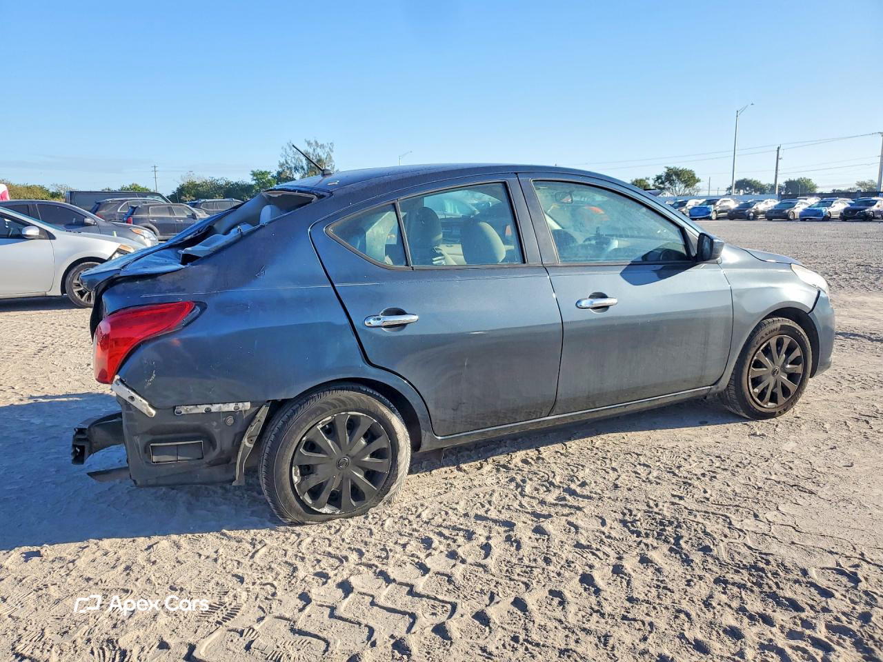 Nissan Versa 2016