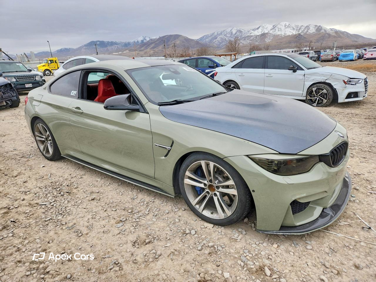 BMW M4 2015