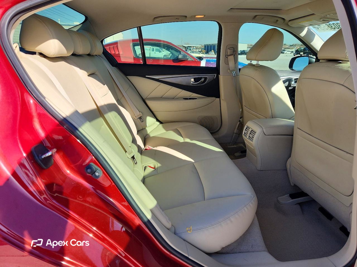 Infiniti Q50 2015