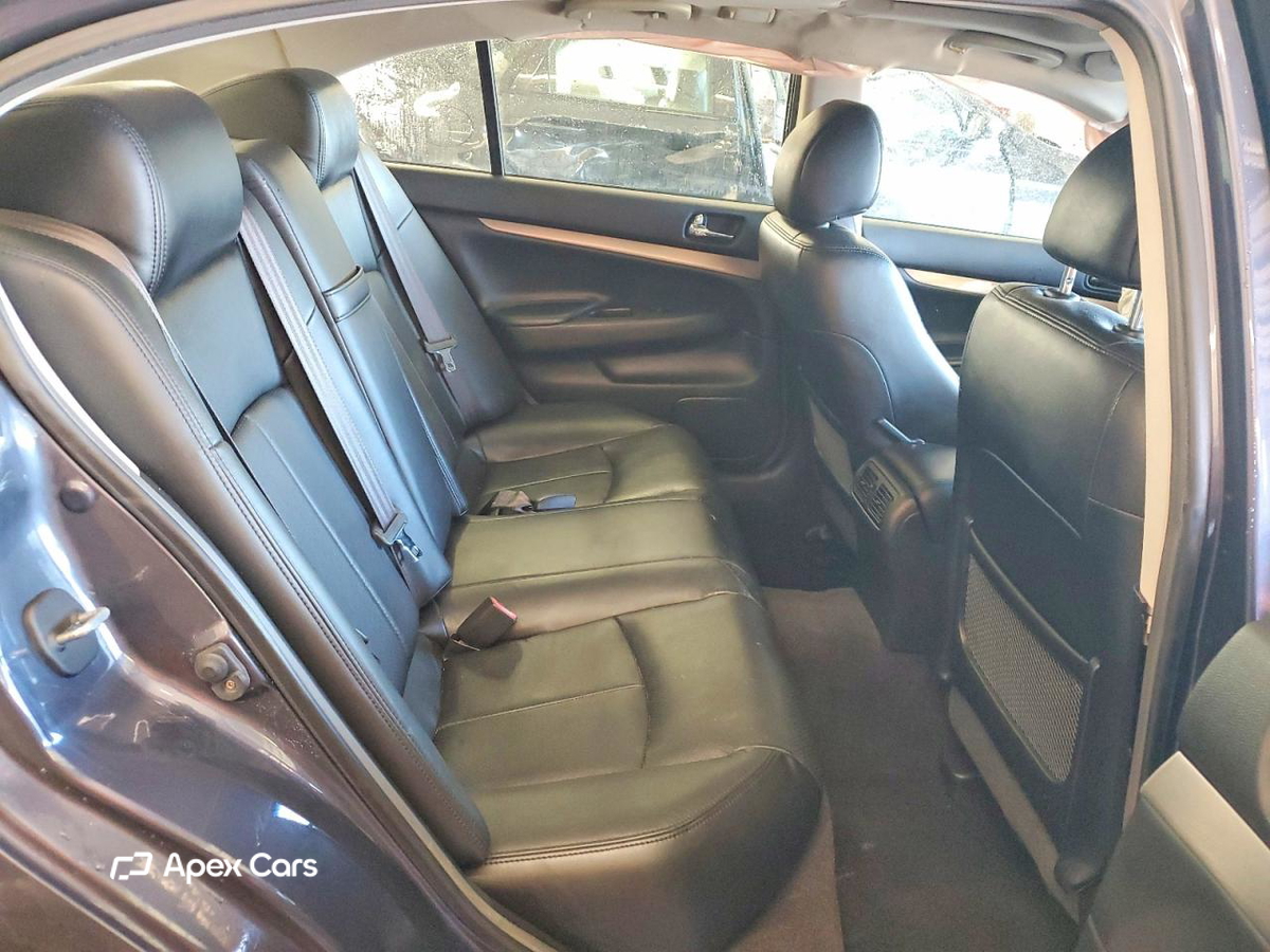 Infiniti G 2012