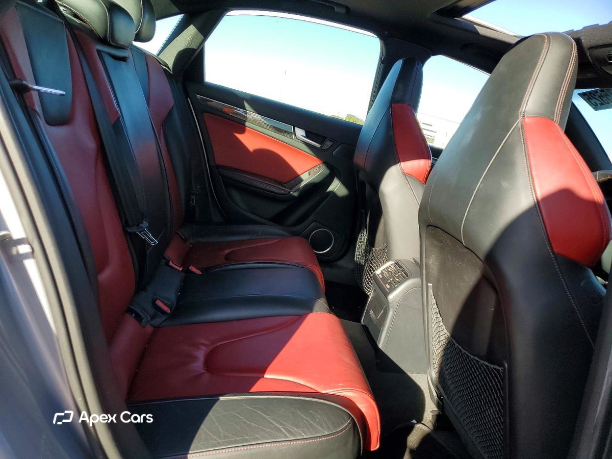 Audi RS4 2015