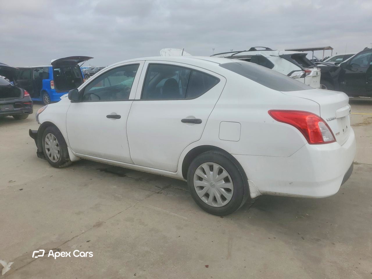 Nissan Versa 2015