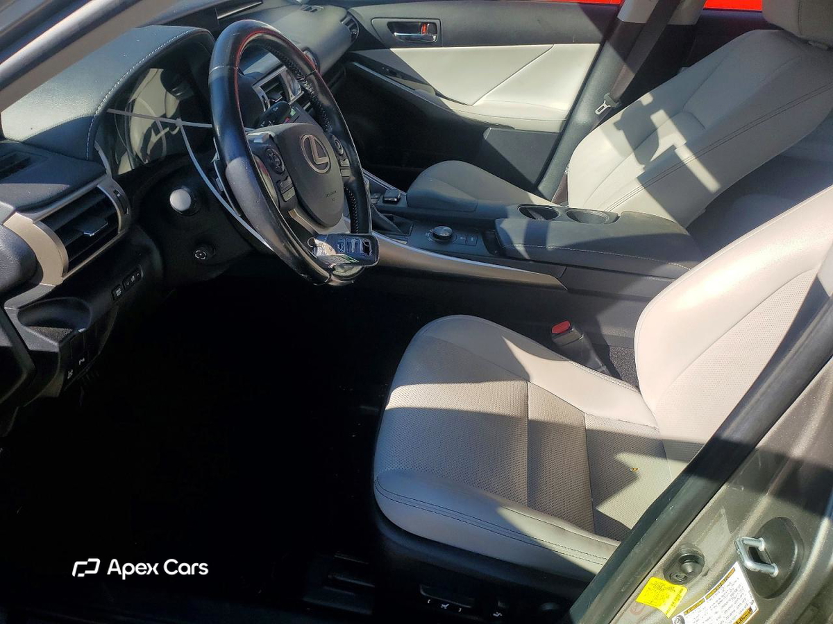 Lexus IS 2016